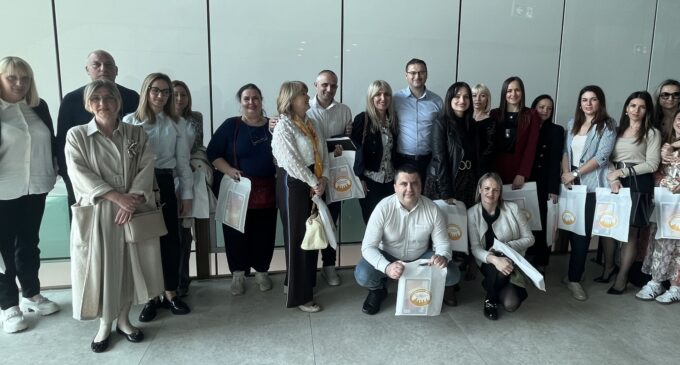Асоцијација ЦСР донирала таблет уређаје Градском центру